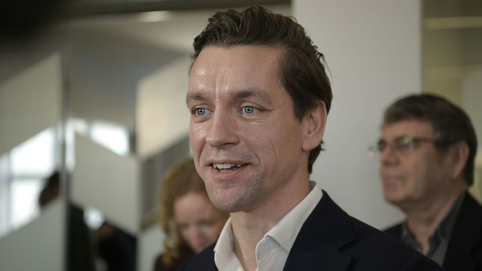 20211126 111110 L 1920X1280we