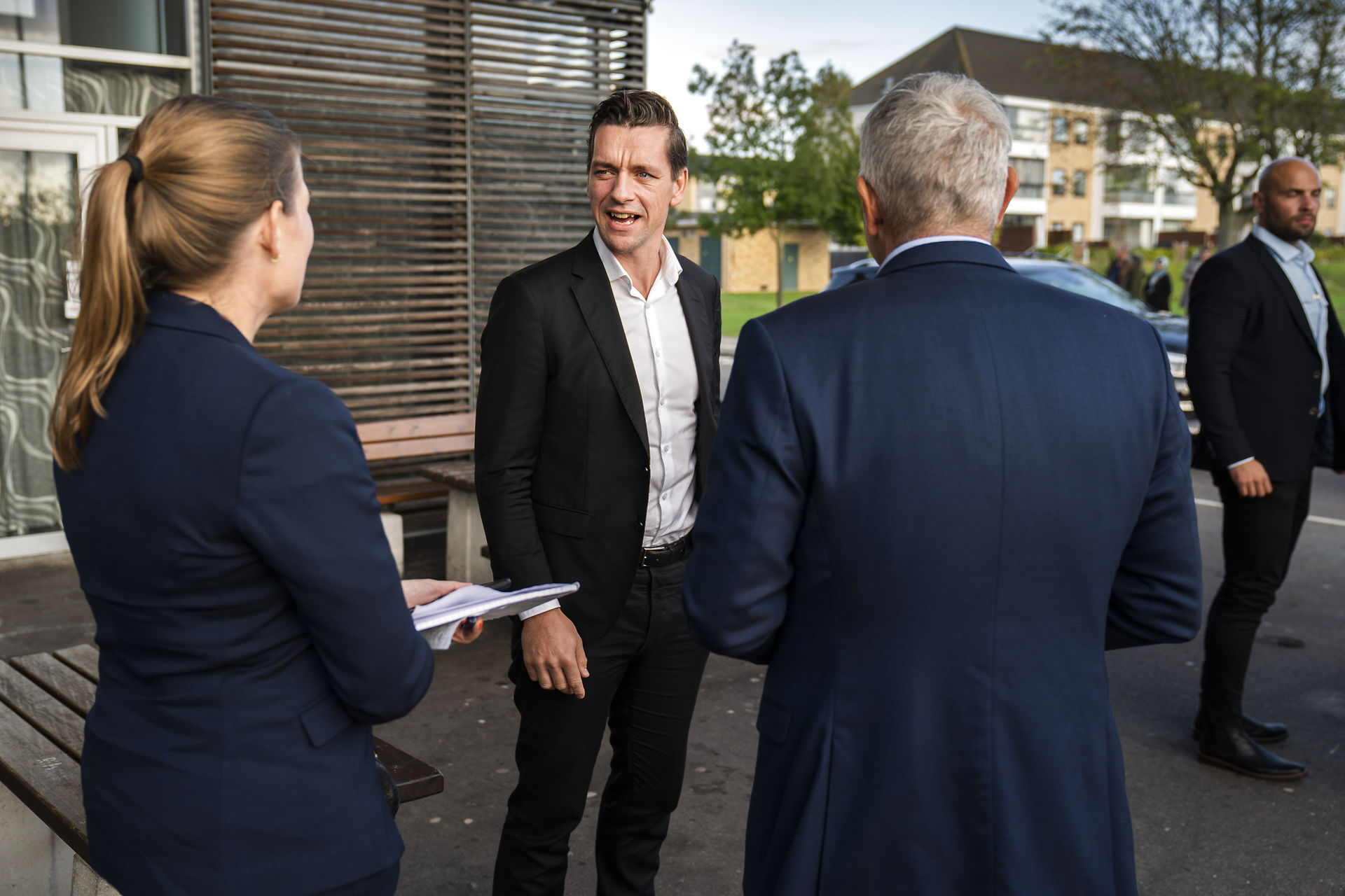 20200910 211915 L 1920X1280we