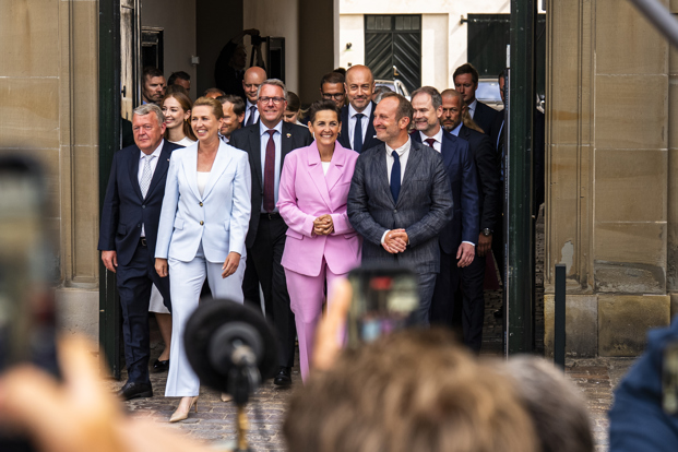 Ny Regering (6)